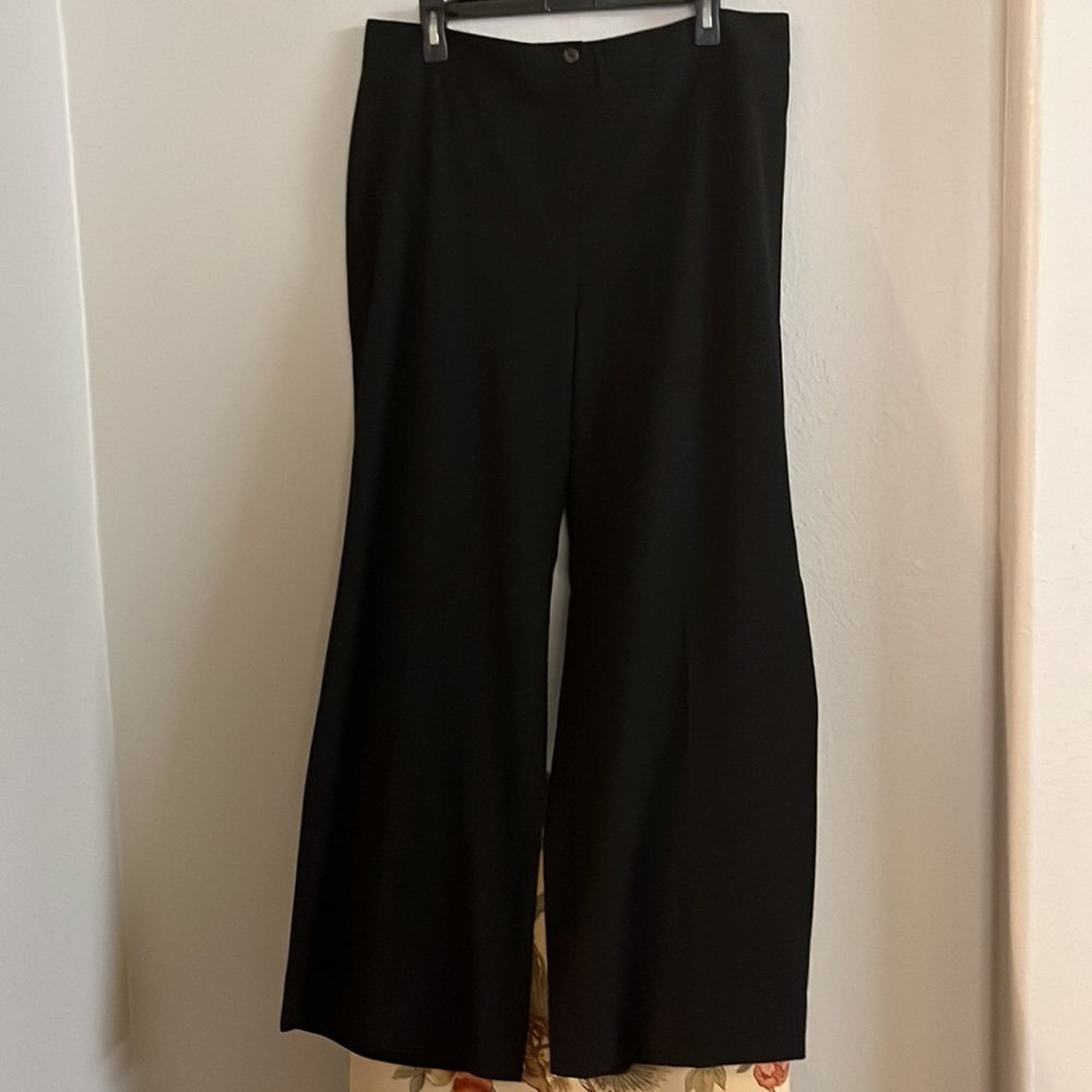 Chico’s black pants wide leg,size 3short
